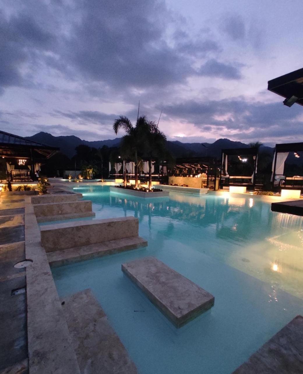 Guacamayos Hotel Bonao Exterior photo